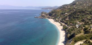 Παραλία Κορασίδα, Εύβοιας