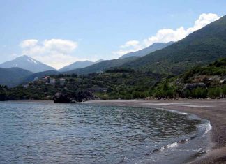 Παραλία Λιμνιώνας ή Λιμιώνας Ευβοίας