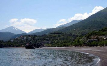 Παραλία Λιμνιώνας ή Λιμιώνας Ευβοίας