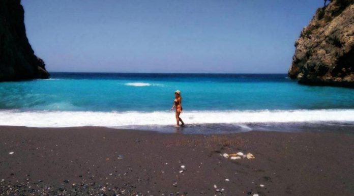 Παραλία Βυθούρι ( Βύθουρη ) Ευβοίας