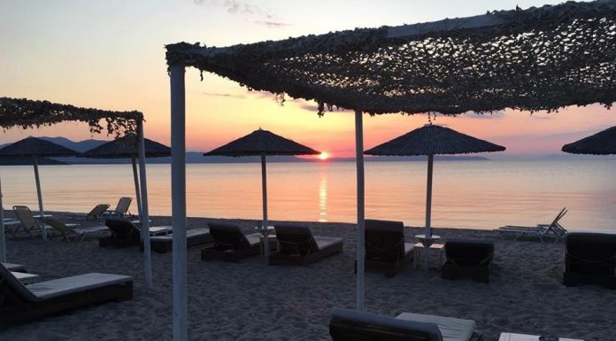 Bora Bora Beach Bar Χαλκιδα Παραλία Αλυκές