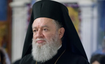 Μητροπολίτης Χαλκίδος Χρυσόστομος: «θα θάβουμε τα σκουπίδια και θα καίμε τους ανθρώπους;»