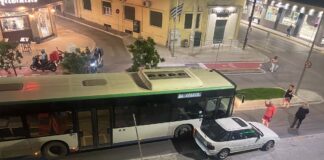 Χαλκίδα: Παράνομο παρκάρισμα «μπλόκαρε» αστικό λεωφορείο στην οδό Βενιζέλου – Απίστευτη ταλαιπωρία στο κέντρο